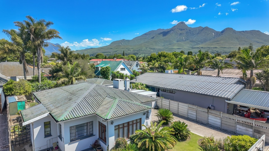 4 Bedroom Property for Sale in Bodorp Western Cape